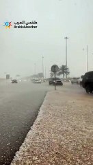 أمطار غزيرة وبرد على الرياض