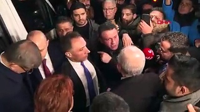 Kılıçdaroğlu'na 'burası siyaset yeri değil' diye bağıran gruba vatandaştan tepki