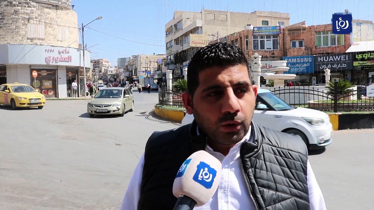 معاناة مستمرة جراء فيضان شبكات الصرف الصحي في ب...