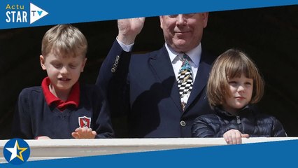 Albert réuni avec Charlène et les enfants : Gabriella vole la vedette à son père en manteau tout dou