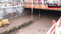 Şanlıurfa'da selin vurduğu köprülü kavşakta çalışmalar sürüyor