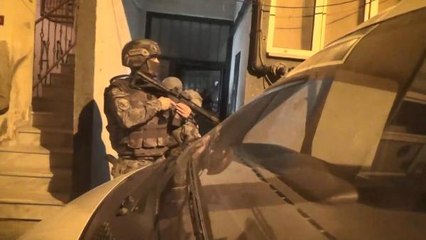 İSTANBUL'DA TERÖR OPERASYONU: 13 YABANCI UYRUKLU YAKALANDI