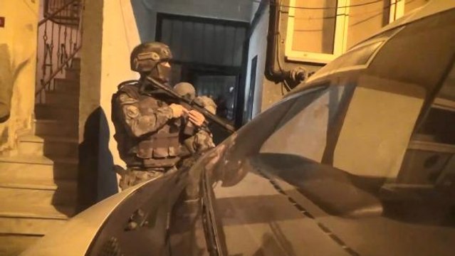 İSTANBUL'DA TERÖR OPERASYONU: 13 YABANCI UYRUKLU YAKALANDI