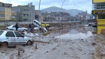 ارتفاع ضحايا السيول والفيضانات جنوبي تركيا واستمرار البحث عن مفقودين
