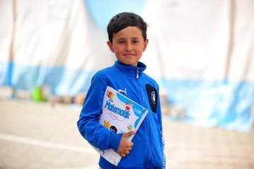 ÇADIRDA KALAN KÜÇÜK MEHMET KİTAP İSTİYORUM