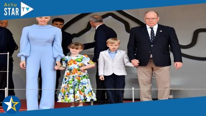 Charlene de Monaco en total look beige : elle étrenne une veste originale aux côtés de Jacques et Ga