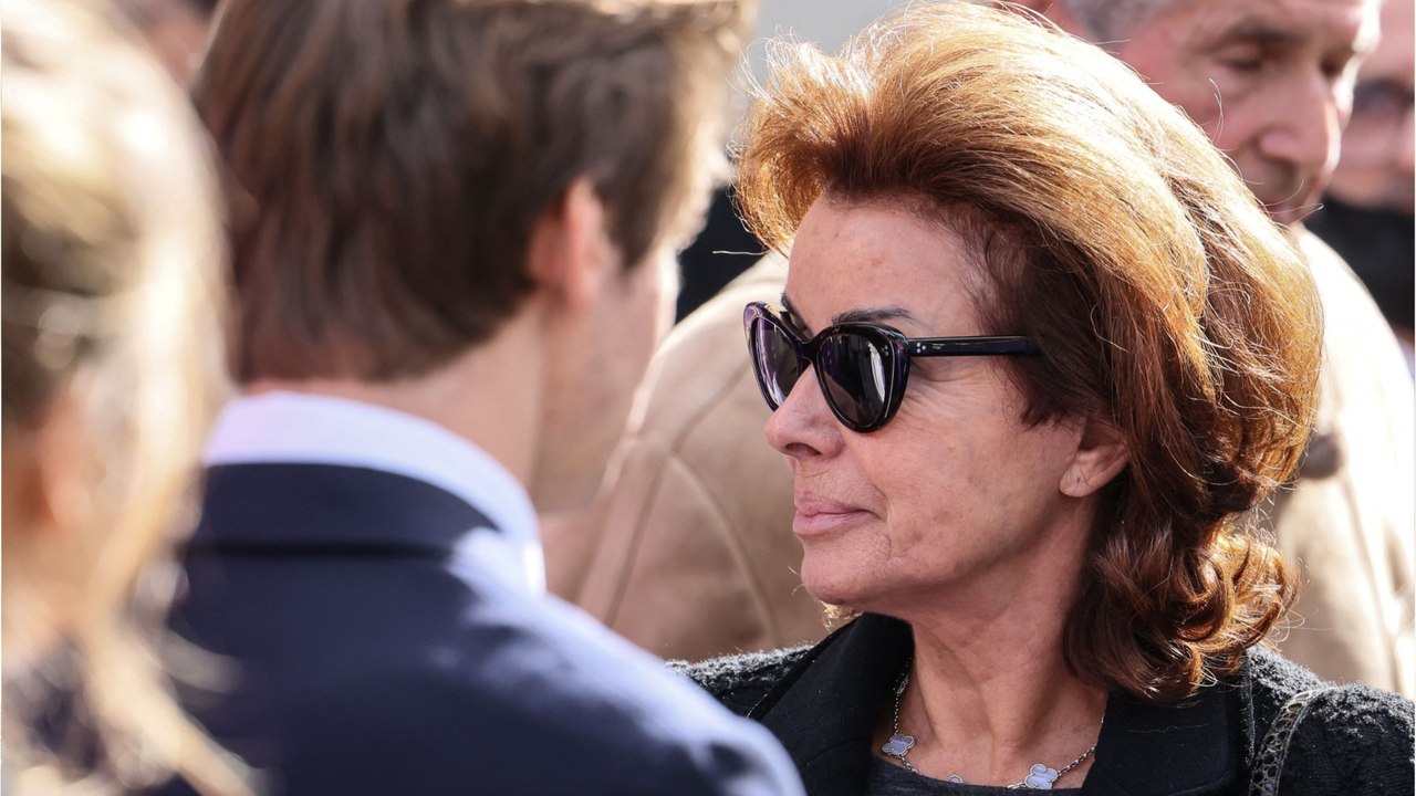 GALA VIDEO - Dominique, la veuve de Bernard Tapie, endettée à hauteur de 642 millions d’euros : de quoi vit-elle ?