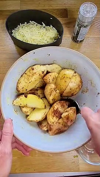 Air fryer Harissa & Cheese Potato Wedges