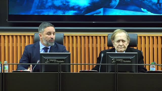 Abascal carga contra los medios de comunicación por el acoso mediático a Ramón Tamames