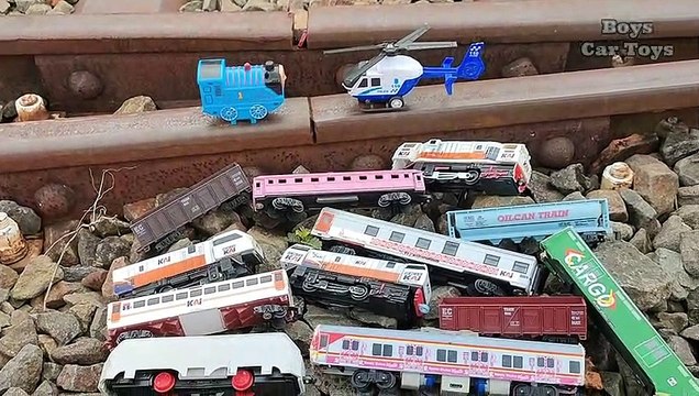 Search and Find Real Trains, Thomas Trains, CC 206, CC203, Helicopters, Cargo Cars