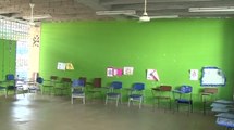Estudiantes en Cartagena cambiaron los cuadernos por carteles: llevan un mes sin clases