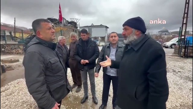 Depremzede ağlayarak isyan etti! '30 yıl vergi verdim bir gün kolum kırıldı böyle bir Allahsızlık var mı?'