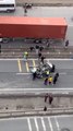 Beylikdüzü Ambarlı Liman Yolu'nda bir otomobil önce bir tıra ardından bariyerlere çarptı: 3 ölü