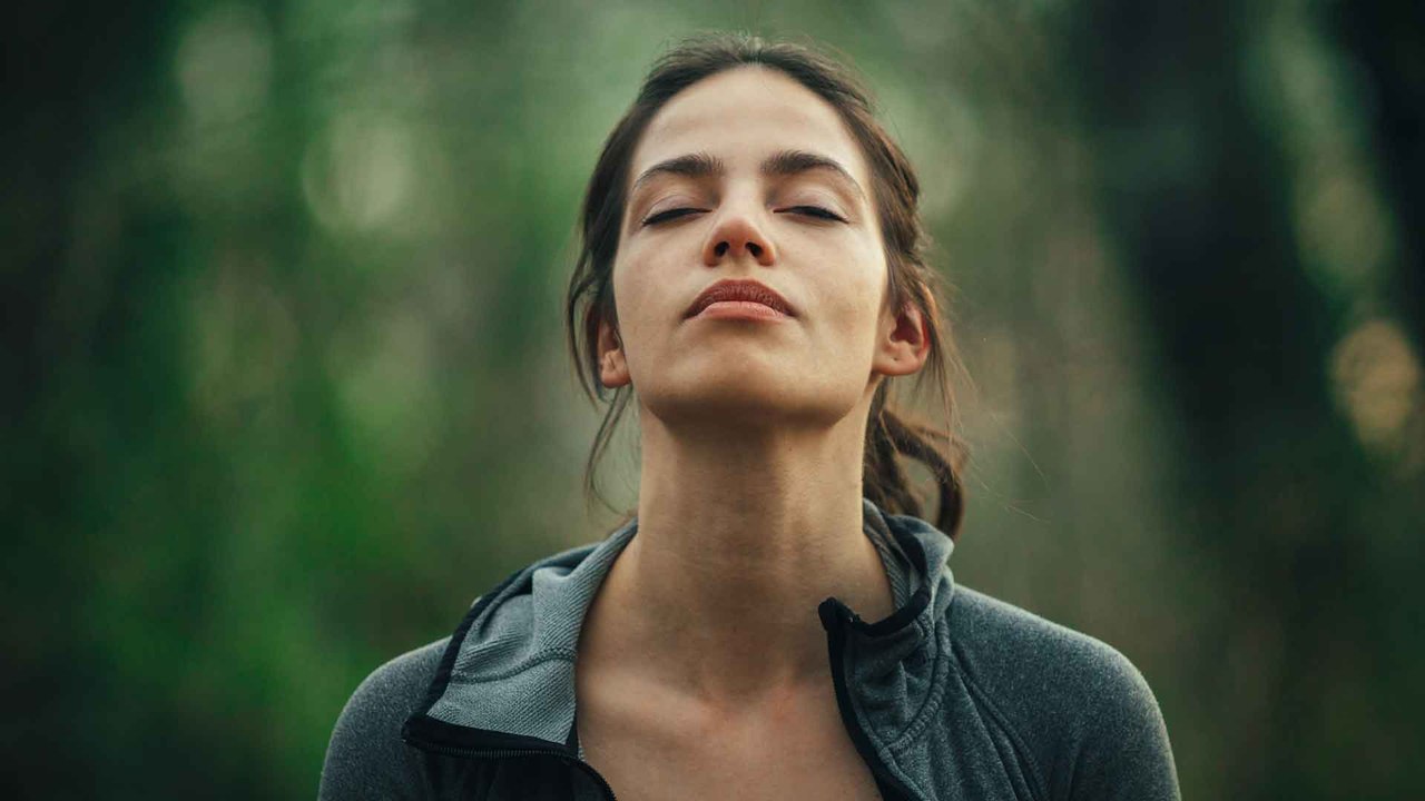 Cortisol senken: 4 Tipps, um Stress abzubauen