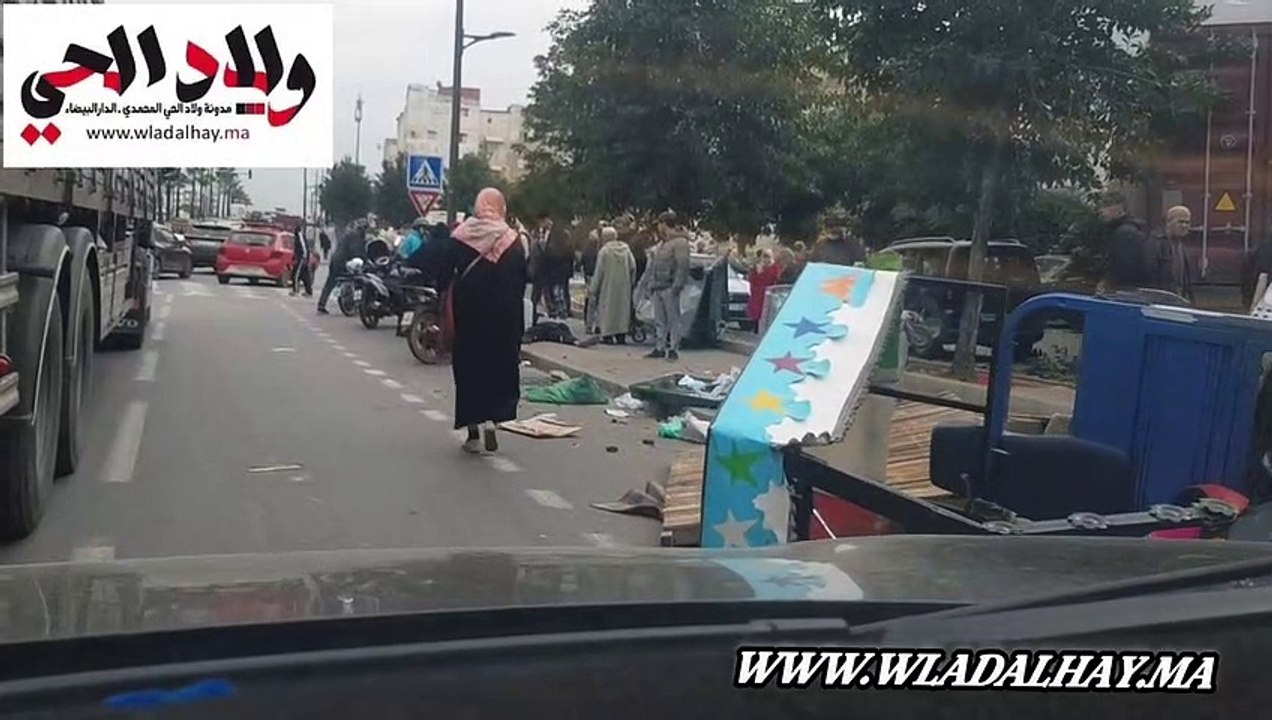 حادثة سير خطيرة سببها رموك مع تريبورتور في الدارالبيضاء شارع ابو عذراء المراكشي