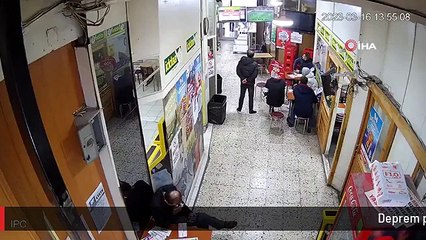 Deprem paniği kamerada: Pasajdan böyle çıktılar