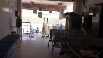 ताले में बंद रही चिकित्सा सुविधा, रोगी हुए बेबस