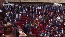 Retraites : le gouvernement dégaine le 49.3, Borne huée à l'Assemblée