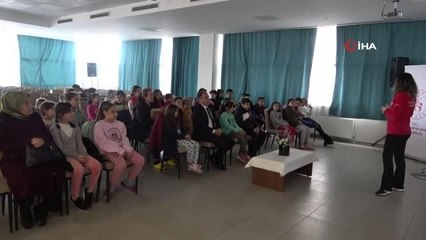 Depremzede öğrencilere ilk yardım eğitimi verildi