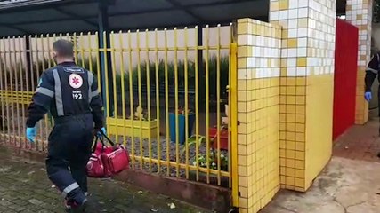 Menina de nove anos desmaia na Escola Municipal Robert Francis Klein Edy e é socorrida pelo Samu