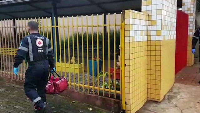 Menina de nove anos desmaia na Escola Municipal Robert Francis Klein Edy e é socorrida pelo Samu