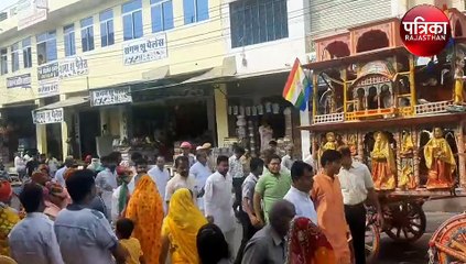 आदिनाथ जंयती पर निकाली रथ यात्रा