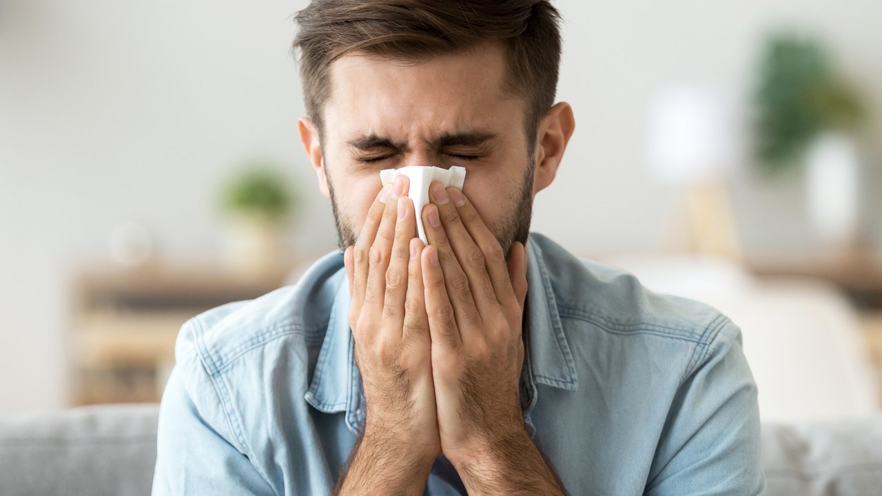 Heuschnupfen-Symptome: 5 Anzeichen für eine Pollenallergie