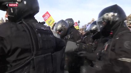 Réforme des retraites : des milliers de manifestants à la Concorde