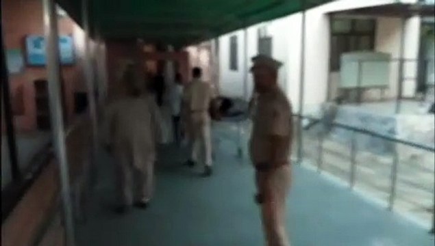 फिरौती लेने आए लॉरेंस के गुर्गों व पुलिस में फायरिंग, गोली लगने से एक घायल