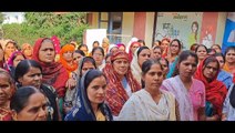 Anganwadi workers demanded to be declared government employees