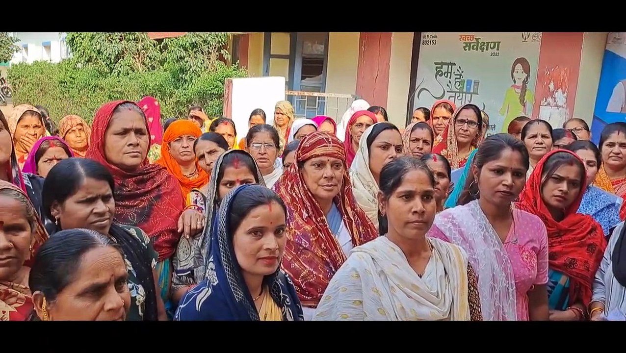 Anganwadi workers demanded to be declared government employees