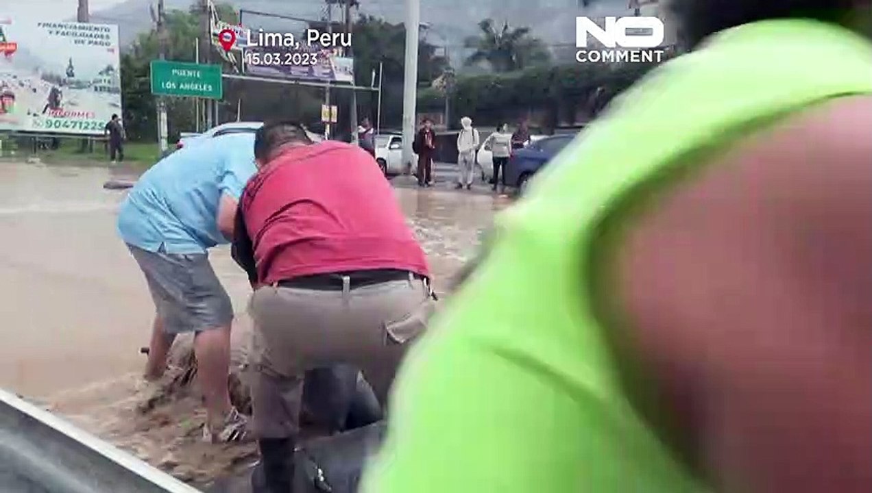 Наводнения в Перу: "У меня не осталось ничего,...