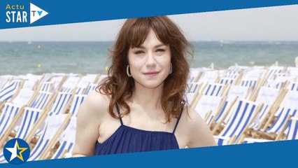 Émilie Dequenne plus amoureuse que jamais : elle embrasse fougueusement son mari devant les photogra
