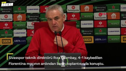Sivas'ta istenmeyen olay! Futbolcuya saldırı sonrası Rıza Çalımbay özür diledi