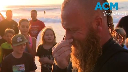 Sydney man surfs 525 waves over 30 hours to break world record at Cronulla