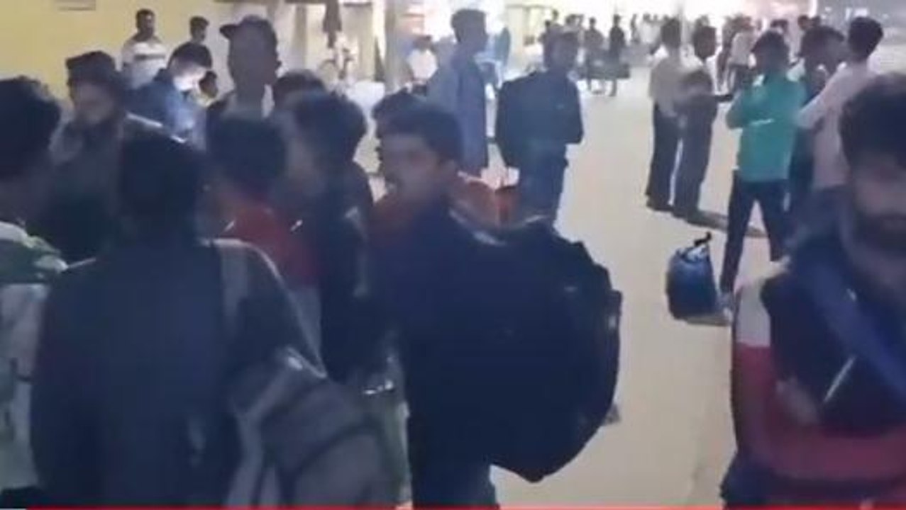 अररिया: रोजी रोटी की तलाश में पलायन शुरू, नहीं थम रहा बाहर जाने का सिलसिला