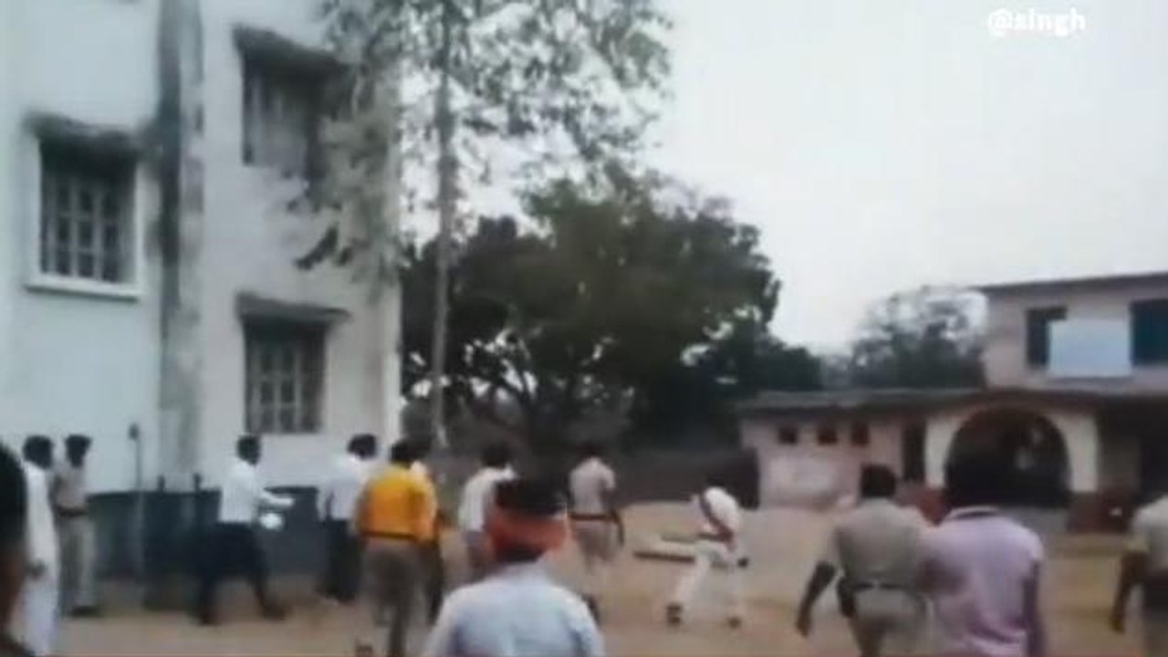 बांका: डीएम ने चांदन प्रखंड एवं अंचल कार्यालय का किया निरीक्षण, दिए आवश्यक दिशा निर्देश