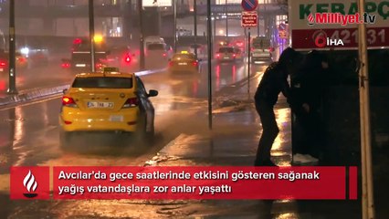 Avcılar'da sağanak yağış etkisini gösterdi
