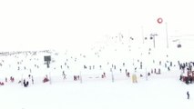 Erciyes'te kayak sezonu Mart ayında da devam ediyor