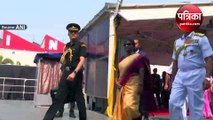 वीडियो : राष्ट्रपति द्रौपदी मुर्मू ने INS विक्रांत का किया दौरा, अधिकारियों से की बातचीत