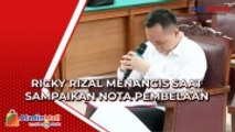 Ricky Rizal Menangis saat Bacakan Nota Pembelaan