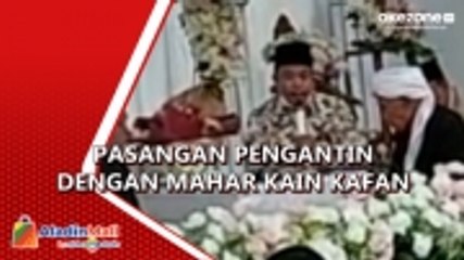 Скачать видео: Unik, Pasangan Pengantin di Lombok Menikah dengan Mahar Kain Kafan dan Alat-Alat Kematian