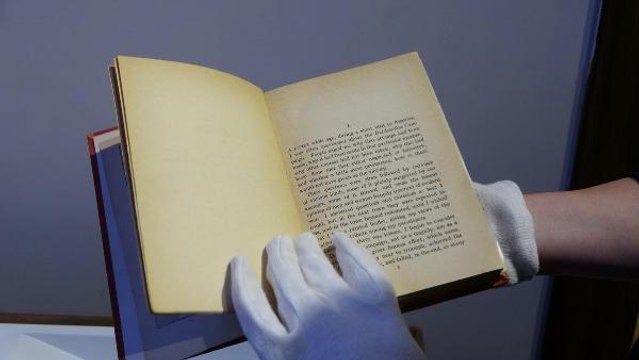 ATATÜRK'ÜN ÇANAKKALE SAVAŞLARI İLE İLGİLİ OKUDUĞU İLK KİTAP ARAŞTIRMA MERKEZİNDE SERGİLENİYOR