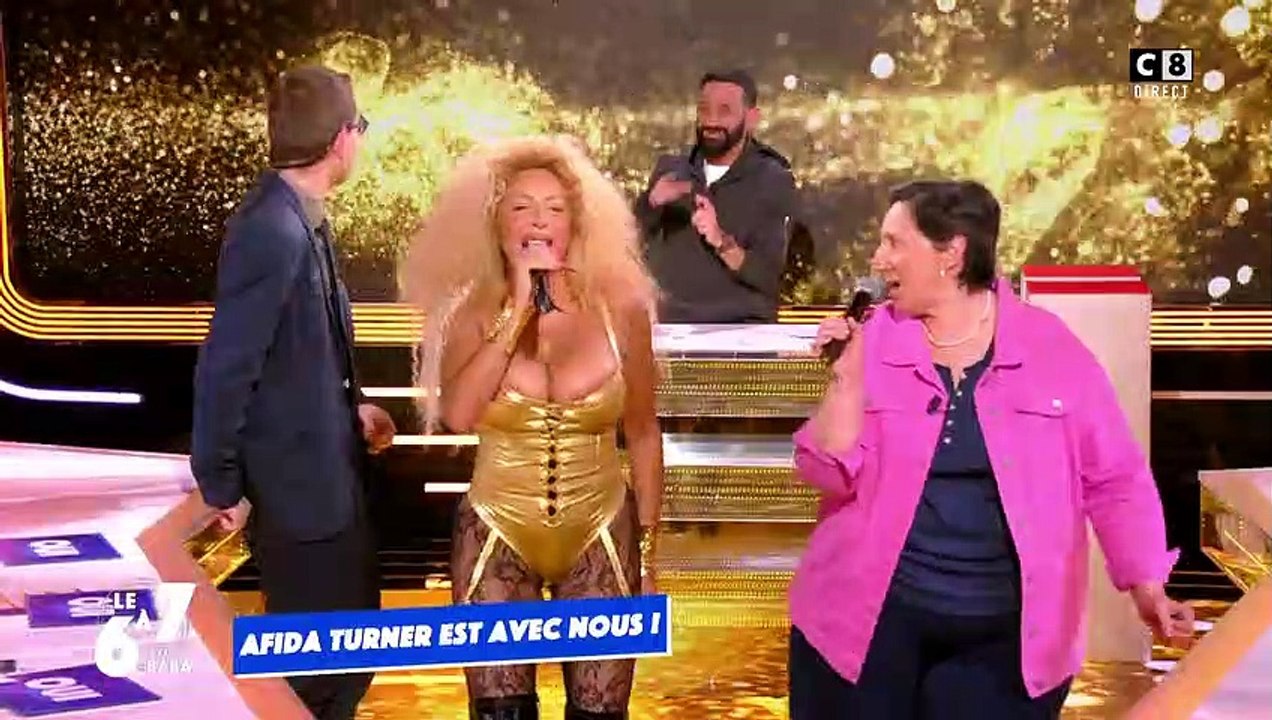 TPMP : Afida Turner prend tout le monde de court et embrasse Danielle Moreau en direct, la température monte !