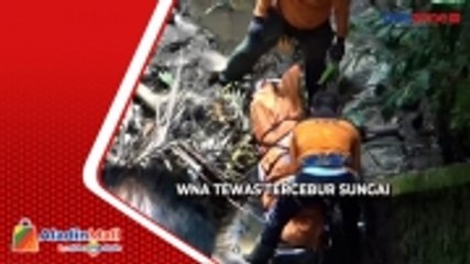 Скачать видео: Baru Belajar Motor, WNA Rusia Jatuh ke Sungai Sedalam 25 Meter hingga Tewas di Ubud