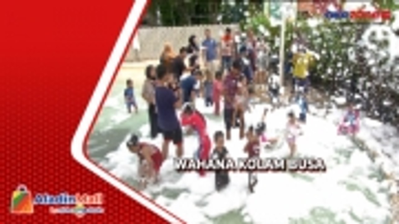 Serunya Berenang sambil Bermain Busa di Tangsel