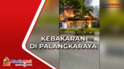 Скачать видео: Korsleting Listrik, Sejumlah Bangunan di Palangkaraya Hangus Terbakar