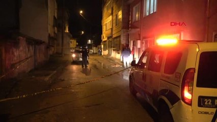 KAVGADA TÜFEKLE HAVAYA ATEŞ ETMEK İSTERKEN, YANINDAKİ ARKADAŞINI AĞIR YARALADI