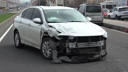 Diyarbakır'da otomobil, hafif ticari araca çarptı