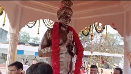 मुख्यमंत्री ने किया नंदकुमार सिंह की प्रतिमा का अनावरण,किए श्रद्धासुमन अर्पित